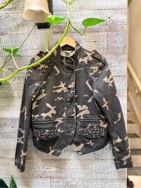 Becxy B. | Edgy Camo Studded Punk Military-Style Jacket - L, Gray/Taupe